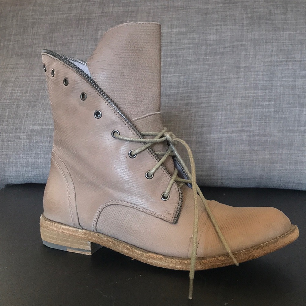 Silent D leather tan booties